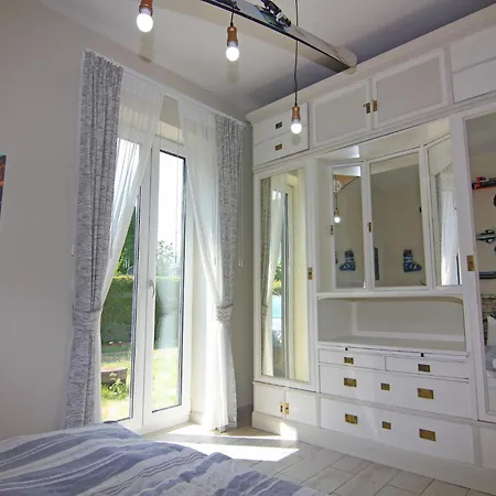 Strandanker In Moenkebude, Cleaning Included شقة